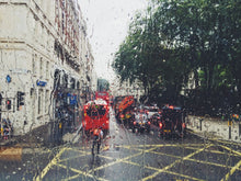 Load image into Gallery viewer, Tour of London England in Rain
